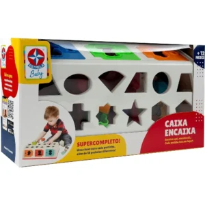 Caixa de brinquedo infantil Estrela Baby com atividade de encaixe e múltiplas formas coloridas, com embalagem destacando “CAIXA ENCAIXA”.